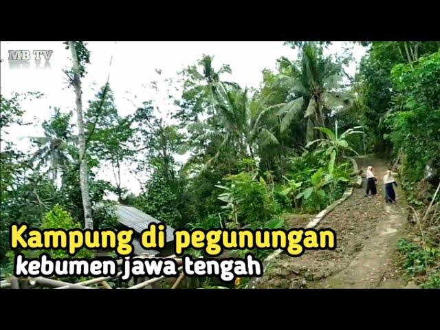 Suasana kampung di pegunungan. pedesaan kebumen jawa tengah indonesia