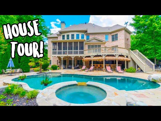 HOUSE TOUR! Moving Out Of My Childhood Home!