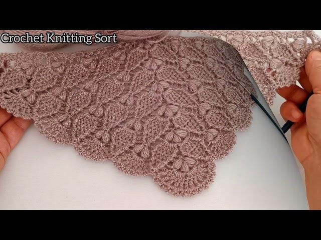 Crochet triangle shawl pattern #crochetscarf #crochetknittingsort