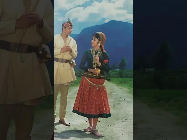 {} Jiske Sapne Hame Roj Aate Rahe {} Rajender Kumar with Mala Sinha {}