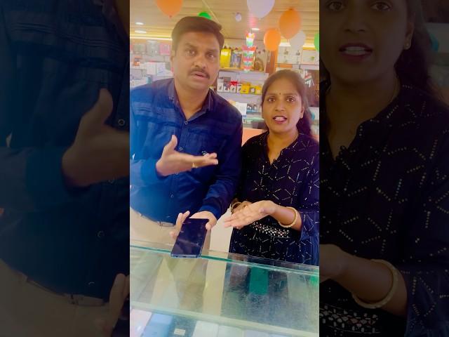 #donotmisstheending #justforfun Shop owner shocks ‍️‍️ #sscouples rocks 