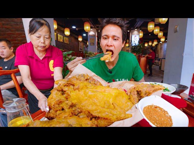 I Tried China’s Famous Whole Fried Chicken in Xi’an! 