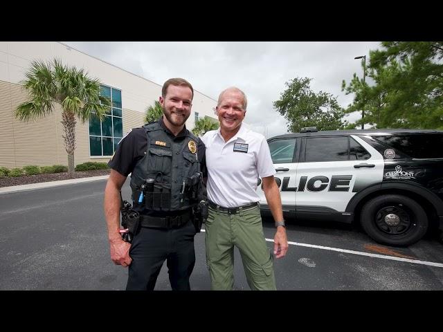 Police Officer Surprises the Flight Paramedic Who Saved His Life