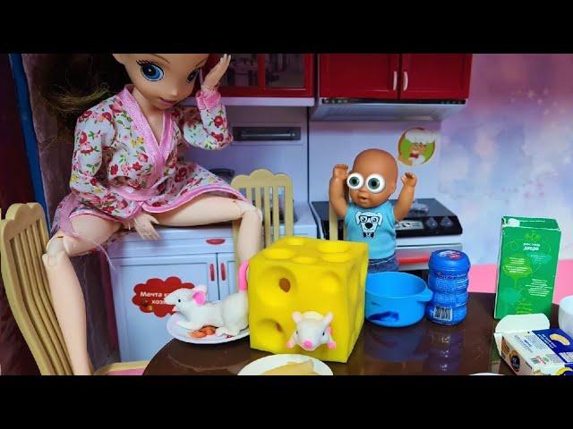 RATS AT OUR HOUSE Katya and Max a funny family funny dolls TV series Darinelka