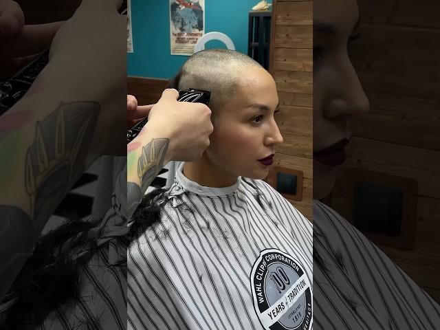 BARBERSHOP SHAVE!!! #BuzzCutFeed #ShavedHead #BuzzCut #BaldGirls #GirlsWithShavedHeads #BaldGirl