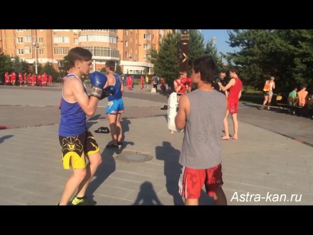 Открытая тренировка по Тайскому боксу на городской набережной