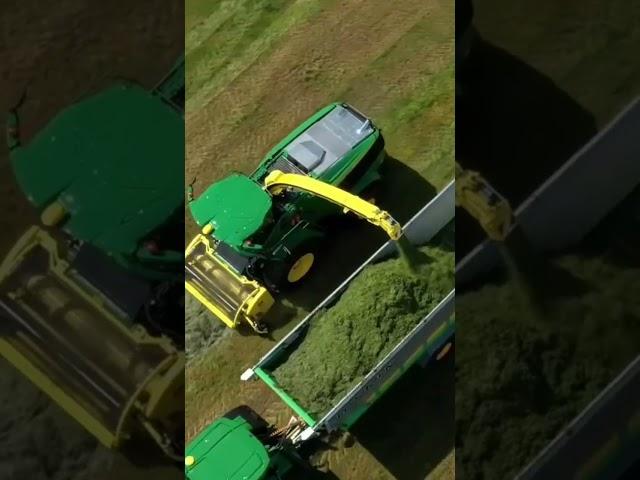 forage harvester John Deere #short #tractors #trattori #music #loop #johndeere #martingarrix