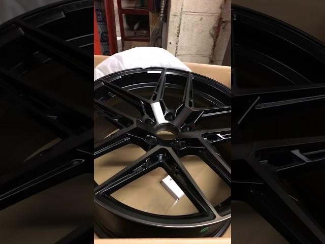 CARBON GRAPHITE (MATTE BLACK W/ MACHINED FACE & DARK TINT)