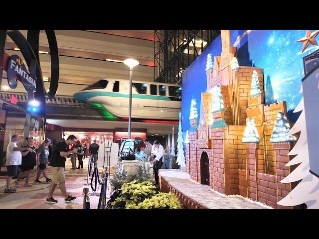 Disney World Christmas Time Monorail Tour - Gingerbread House & Trader Sams / Holiday Resort Loop