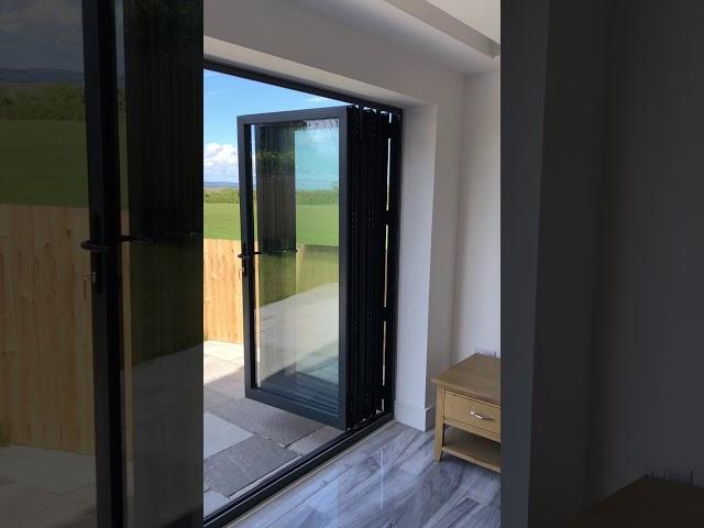 Fantastic New Build Houses in Neston Wirral - have a "virtual"walk through the houses.