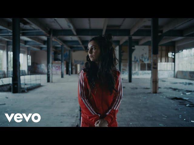 Amy Shark - C'MON ft. Travis Barker (Official Video)