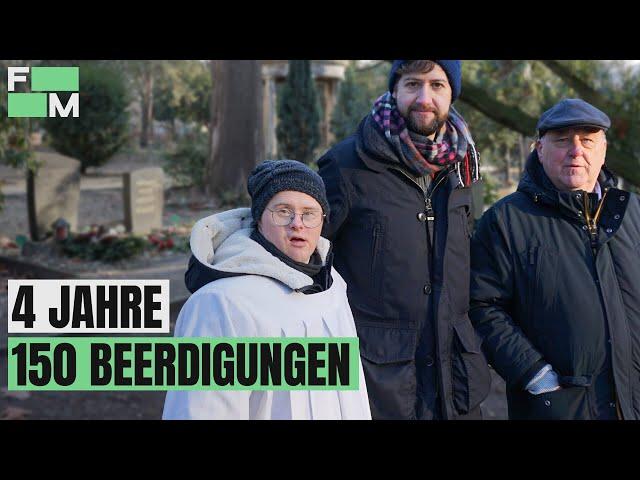 Sie gehen auf Beerdigungen von Fremden