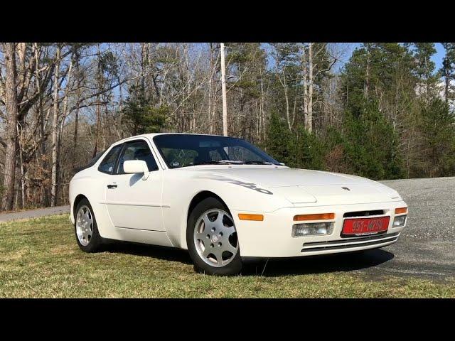 Servicing a beautiful 1989 Porsche 944 Turbo