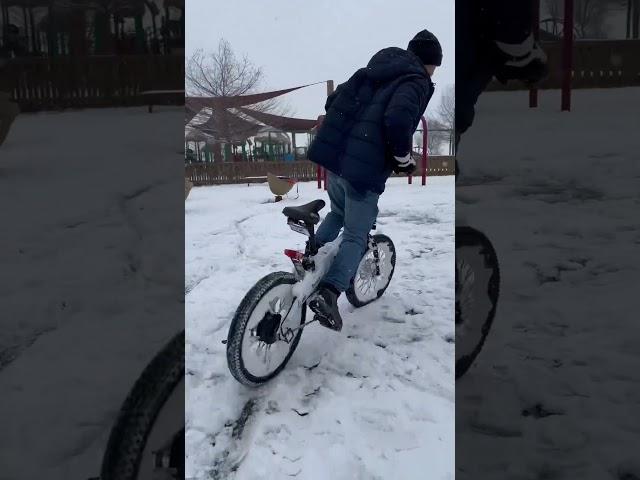 Snow Day Fun! #snow #ebike #bike #donuts #drift #familyvlog #pov #motovlog #motorcycle #stunt