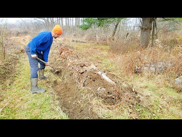 Raised Beds in Winter - Hugelmounds in the cold!