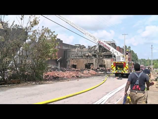 Chattanooga Firefighters battle massive warehouse fire