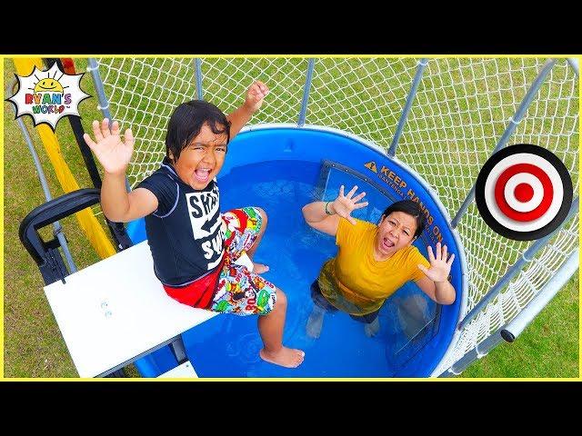 Ryan plays Dunk Tank Family Challenge with Daddy and Mommy!!