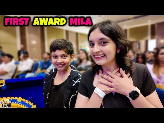 FIRST AWARD MILA | Aayu and Pihu Show