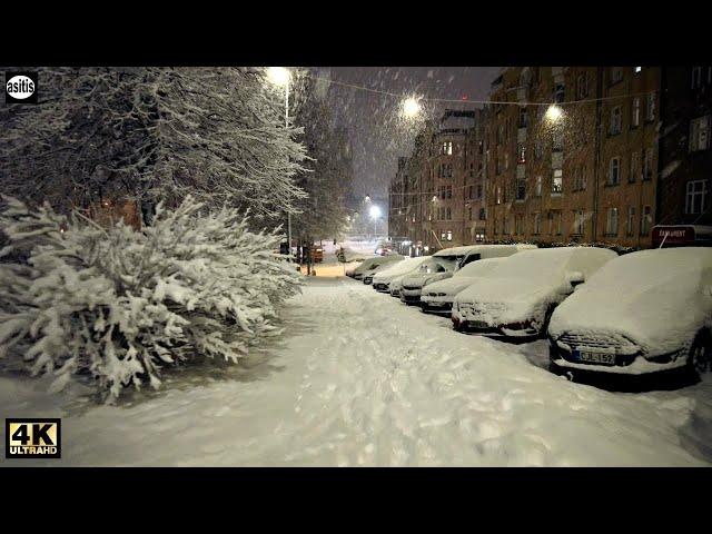 Heavy Snowfall in Helsinki Finland! Night Walk in Kallio District - Winter Wonderland (5 Jan 2022)