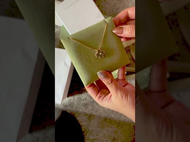 UNBOXING | Van Cleef & Arpels 2023 Holiday Pendant Limited Edition #vancleefarpels #holiday