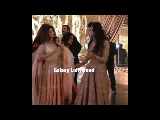 Sajal Ali & Mawra dancing at Urwa's wedding