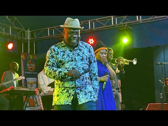 Kibijigiri akwanye Omuwala we Somero ku stage, Omugaga Lwasa namufuwa Sente tasaba Balance