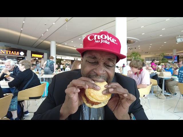 OMG! LAGUARDIA AIRPORT HAS THE BEST CHICKEN SANDWICH! - CHOKE NO JOKE LIVE