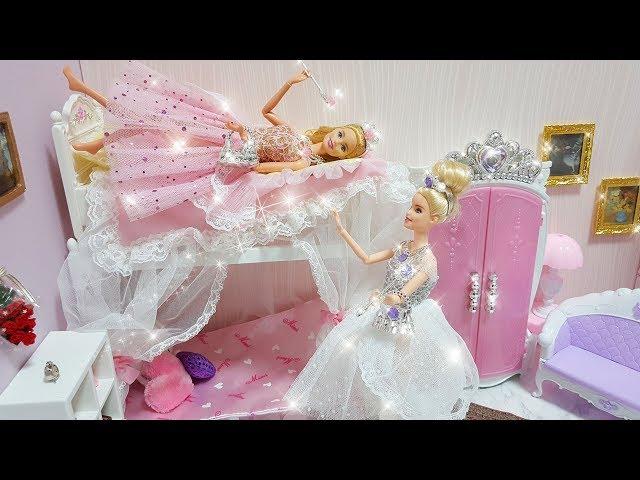 Barbie Twins Bunk Bed - Pink Bedroom Morning Routine and new dresses