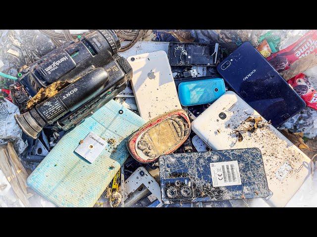 Hunting for Broken Phones in the Trash || The Result Are Surprising! (Restoration Phone)