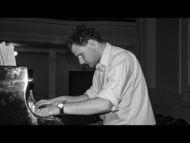 Christian Reimeir - 'Agmento' & 'Ektik' for piano