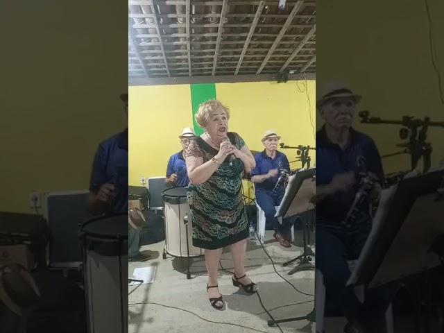 CANTORA MARLENE LIMA CANTANDO NA FESTA DE CONFRATERNIZAÇÃO NA ASSOCIAÇÃO DA POLÍCIA FEDERAL