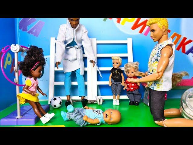 UNLUCKY SNEAKERS Katya and Max fun SCHOOL! Dolls physical education lesson Barbyhistory Darinelka