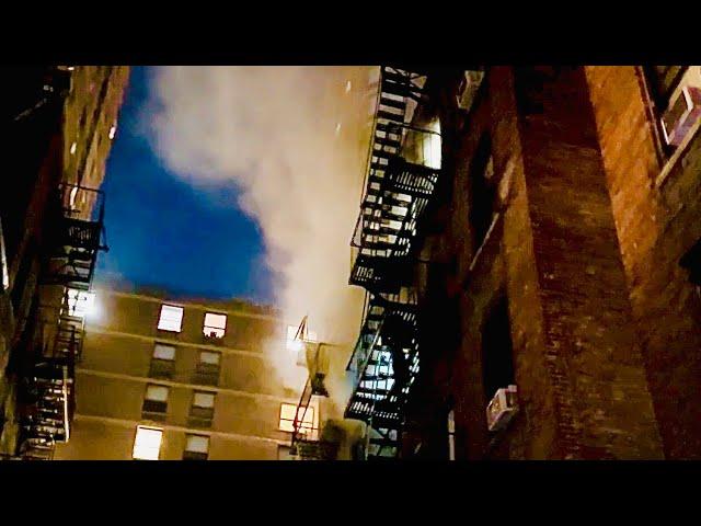 {EARLY ARRIVAL}~FDNY BOX 1182~FDNY BATTLING A 10-75 FIRE ON WEST 88TH STREET IN MANHATTAN, NEW YORK.