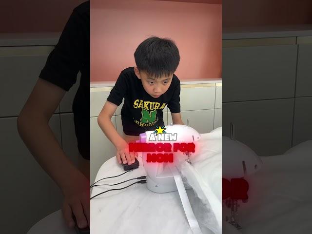 LangLang made a super cool mirror for his mom #funny #amazing #comedyvideos #funnyshorts
