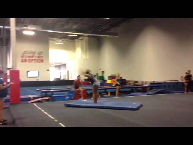 Front double salto on floor