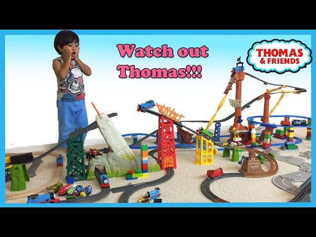 Thomas and Friends Trackmaster Shipwreck Rails Set with Ryan