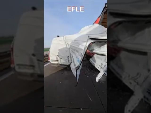 ️Transporter LKW CRASH Autobahn️