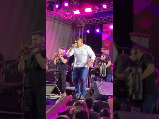 Tony Pires participa do show de Junior Viana nos festejos de mucambo