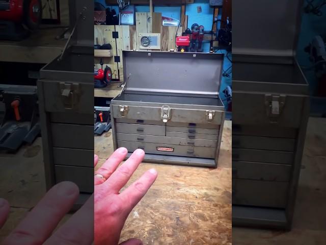 Cool vintage Craftsman tool box #vintagetools #tools #craftsman #toolbox #toolrestoration