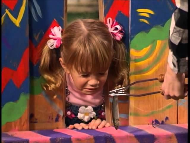 michelles head gets stuck in the fence- Full House