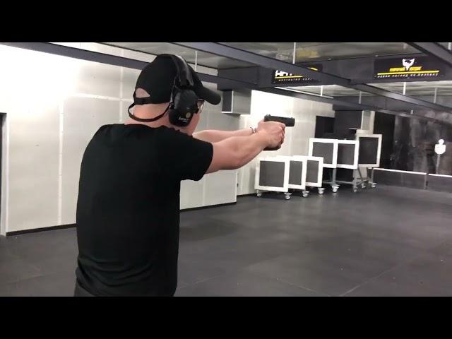 Треним первый выстрел Glock17 #патронвпатроннике #стрельба #Glock #практическаястрельба