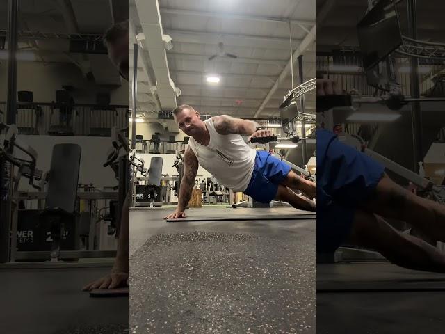 One of my favorite stability and rotational core exercise #keepgrinding