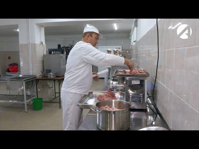 «Астрахань 24» побывал в цехе по производству колбасы исправительной колонии №6