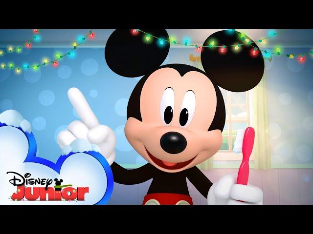 Brush to the Beat for the Holidays  | Music Video | Mickey's Holiday Party | Disney Junior