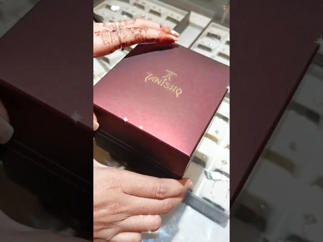 Tanishq Unboxing video #trending #trendingshorts #unboxing #gift #youtubeshorts #tanishq #shorts