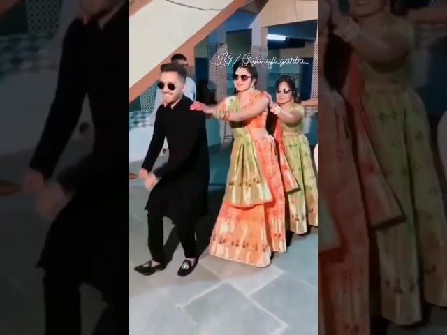 #Garba #Navratri #timli #couple#tiktok #instagram #garbaqueen#couplegarba #titodo #ras#gujarati(1)