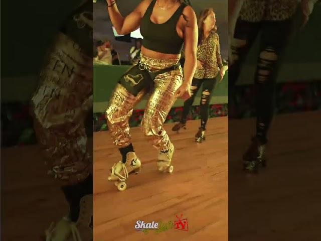 The 2-Wheel Queen  #skatelyfe #rollerskating #wow