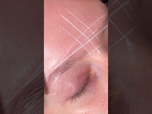 Brow mapping: the secret behind a flawless transformation!  Ever wonder why some brows just hit