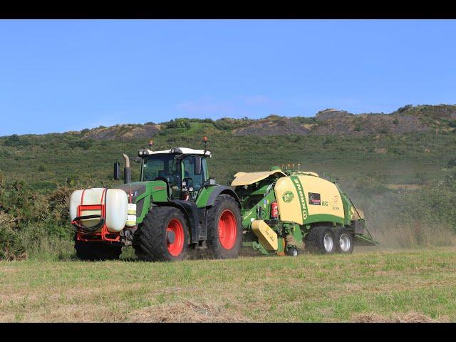 Un Fendt 936 au pressage de foin avec un Krone BigPack 1290xc / ETA Plougastel