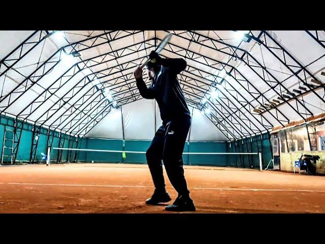 Sasha tennis - One-handed VS two-handed backhand (training and points)